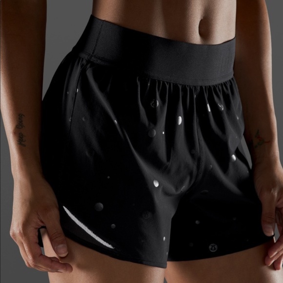 Lululemon Hotty Hot HR Short 4” Poco Logo Black - Picture 4 of 6